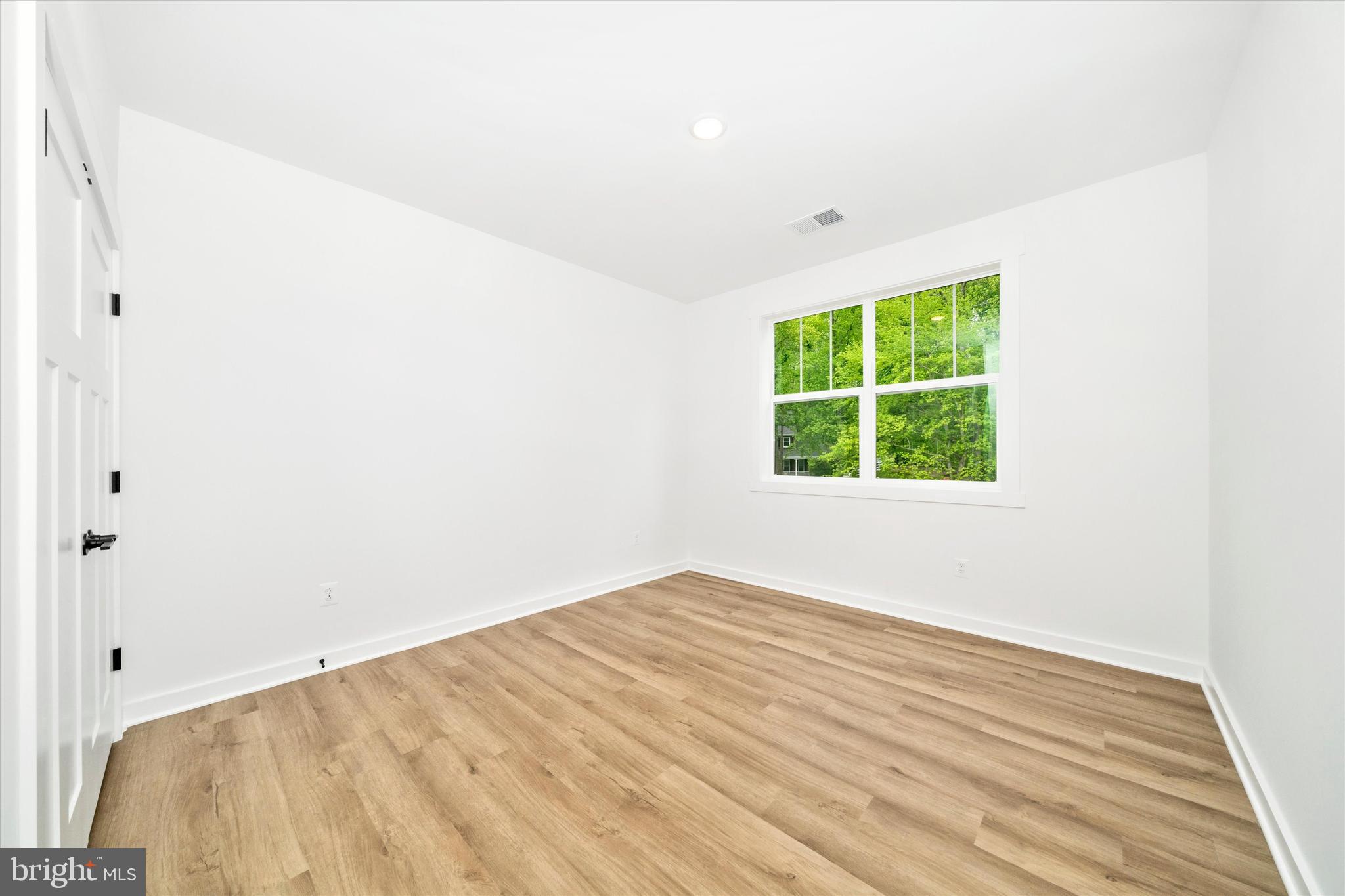 MILLERSVILLE - Residential