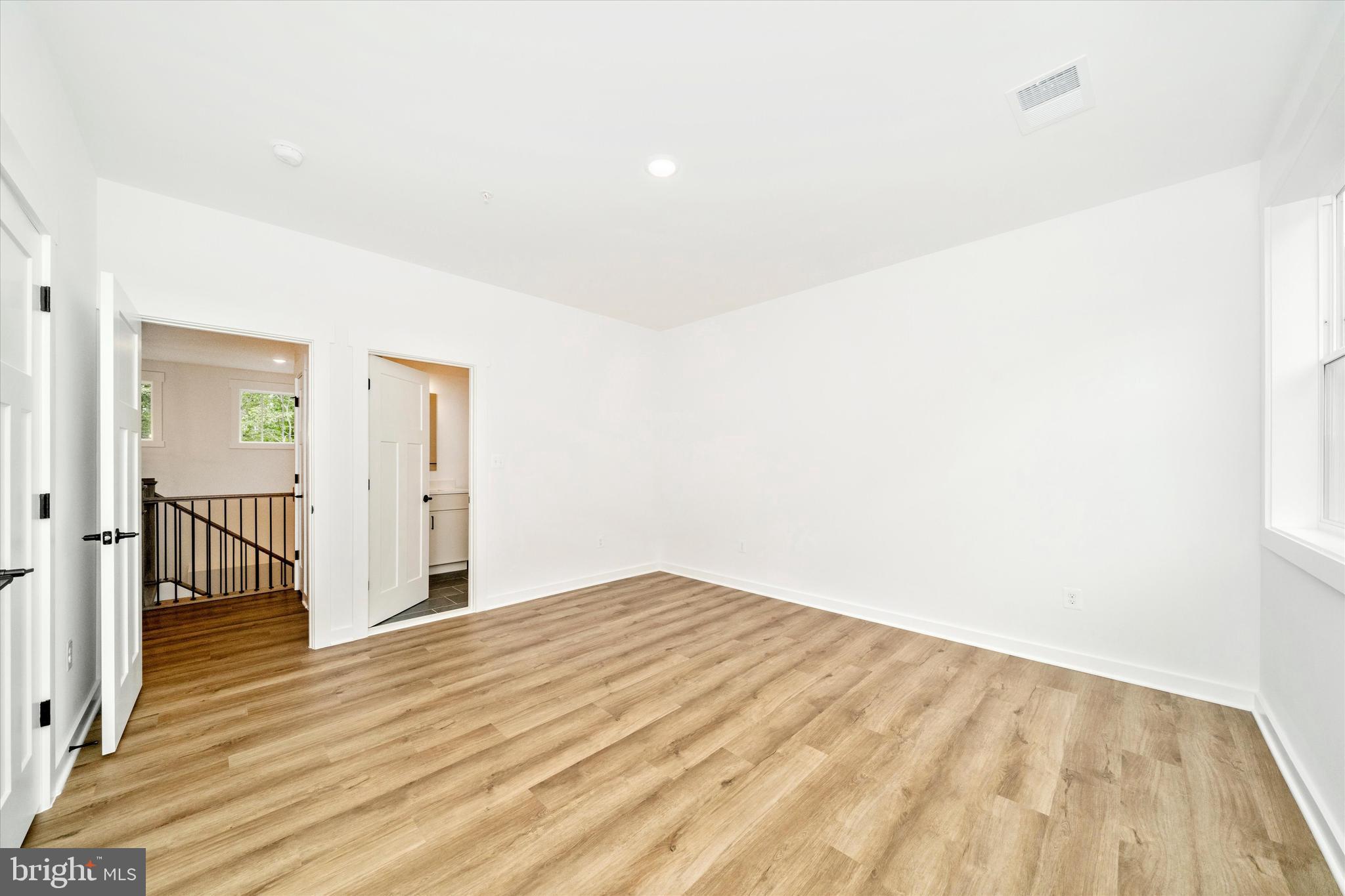 MILLERSVILLE - Residential