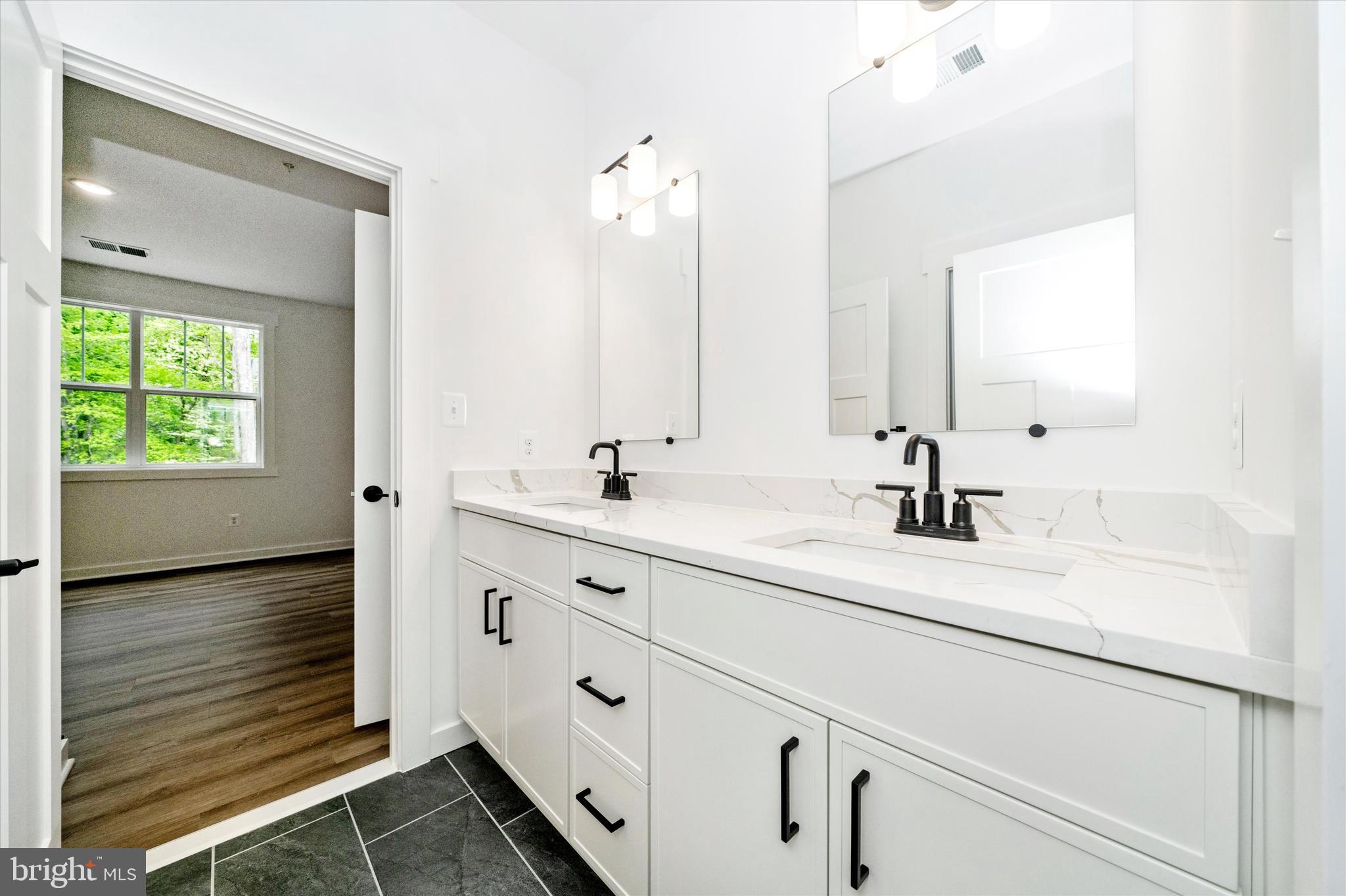 MILLERSVILLE - Residential