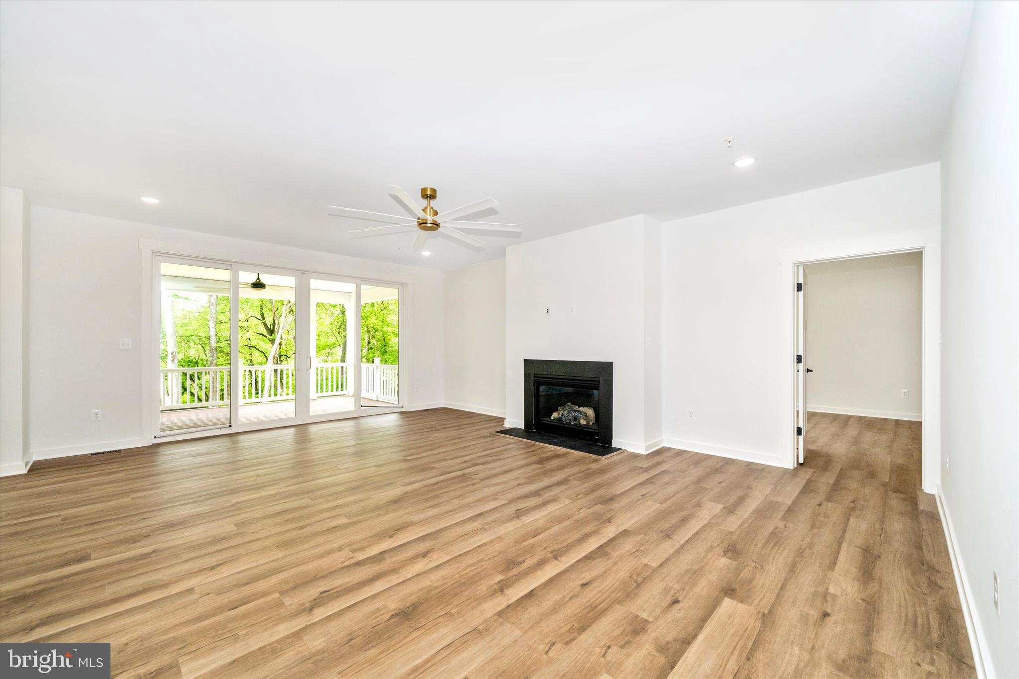 MILLERSVILLE - Residential