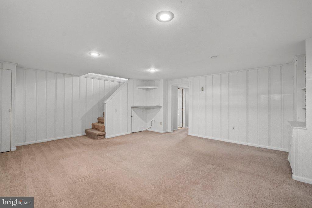 LOCH RAVEN MANOR - Residential