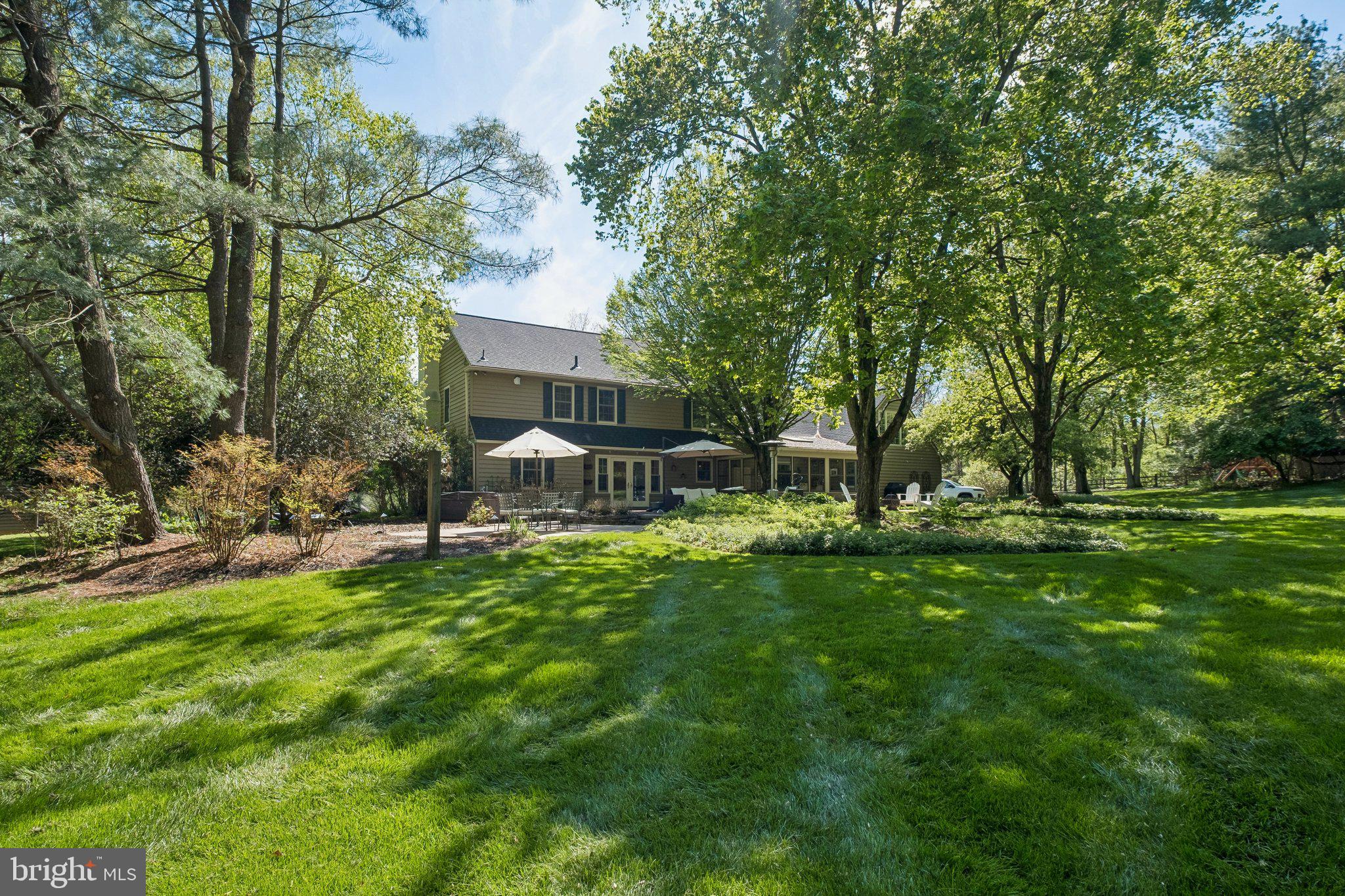 2 HEDGEROW DRIVE
