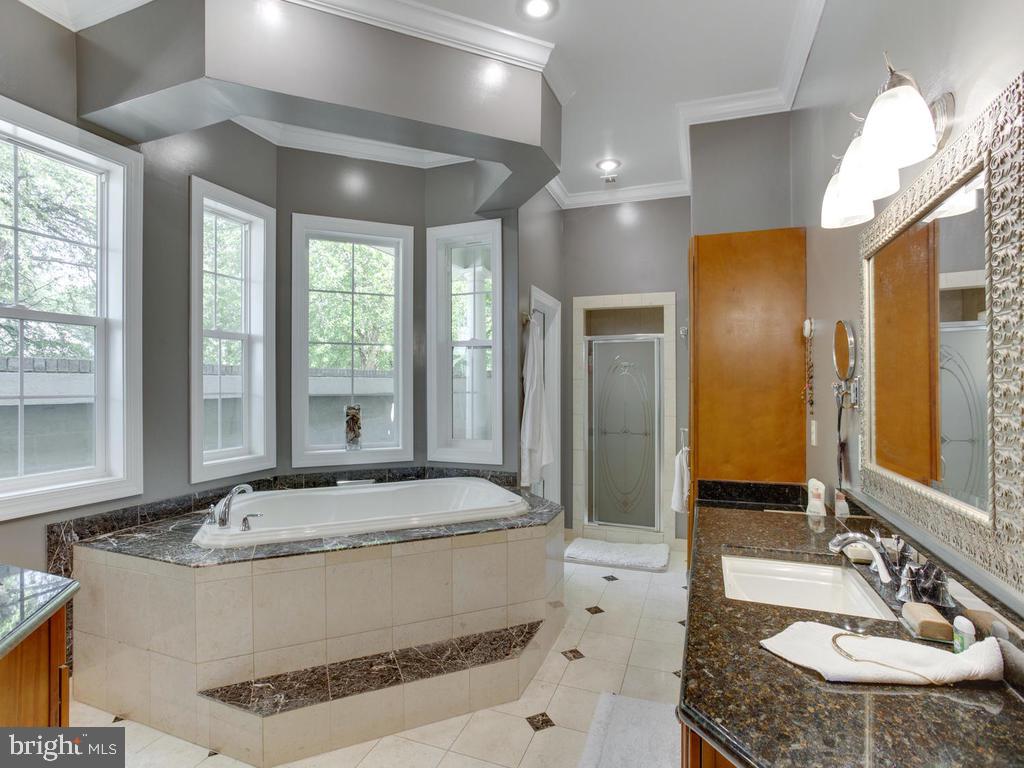 SHADY SIDE - Residential