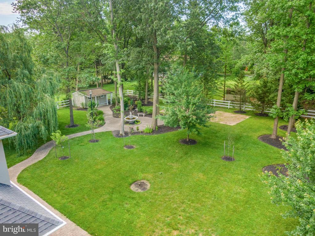 SHADY SIDE - Residential