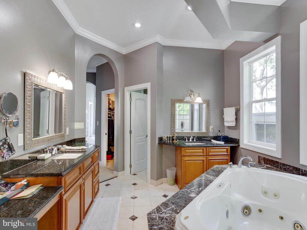 SHADY SIDE - Residential