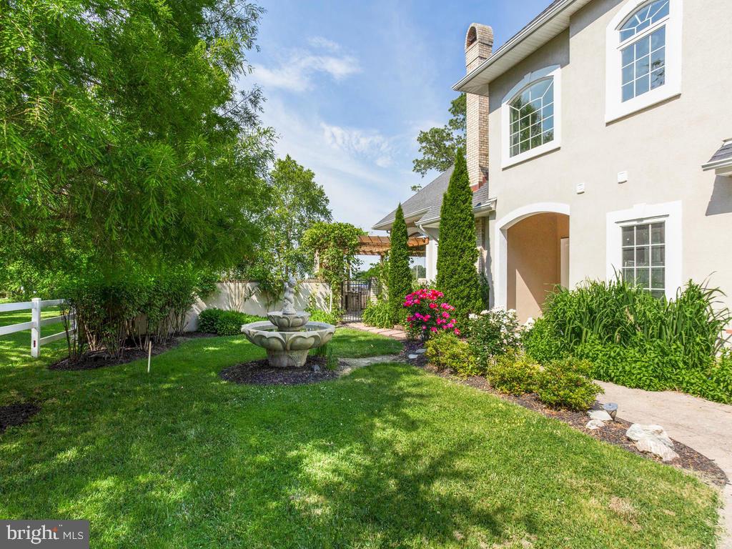 SHADY SIDE - Residential