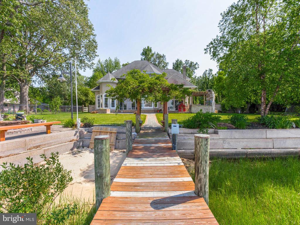 SHADY SIDE - Residential