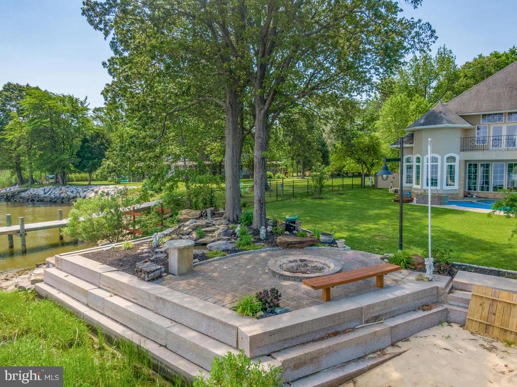 SHADY SIDE - Residential