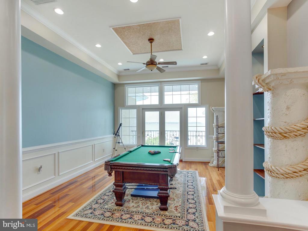 SHADY SIDE - Residential