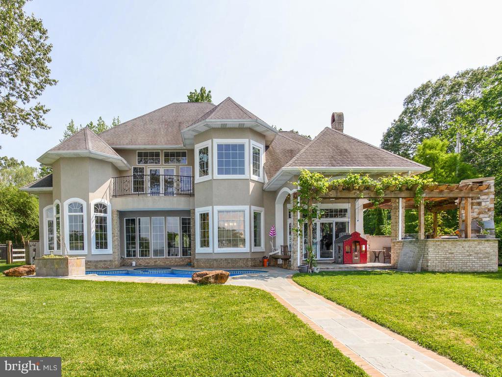 SHADY SIDE - Residential