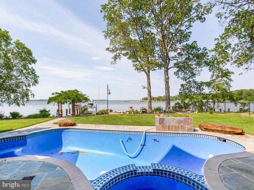 SHADY SIDE - Residential