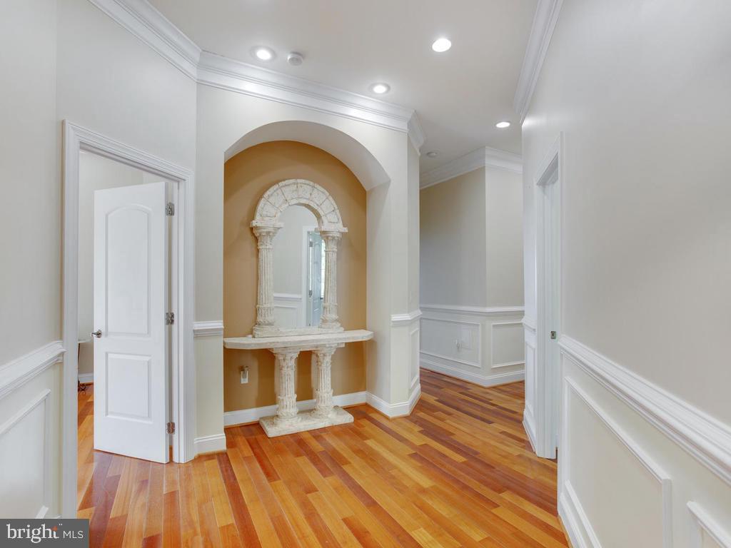 SHADY SIDE - Residential