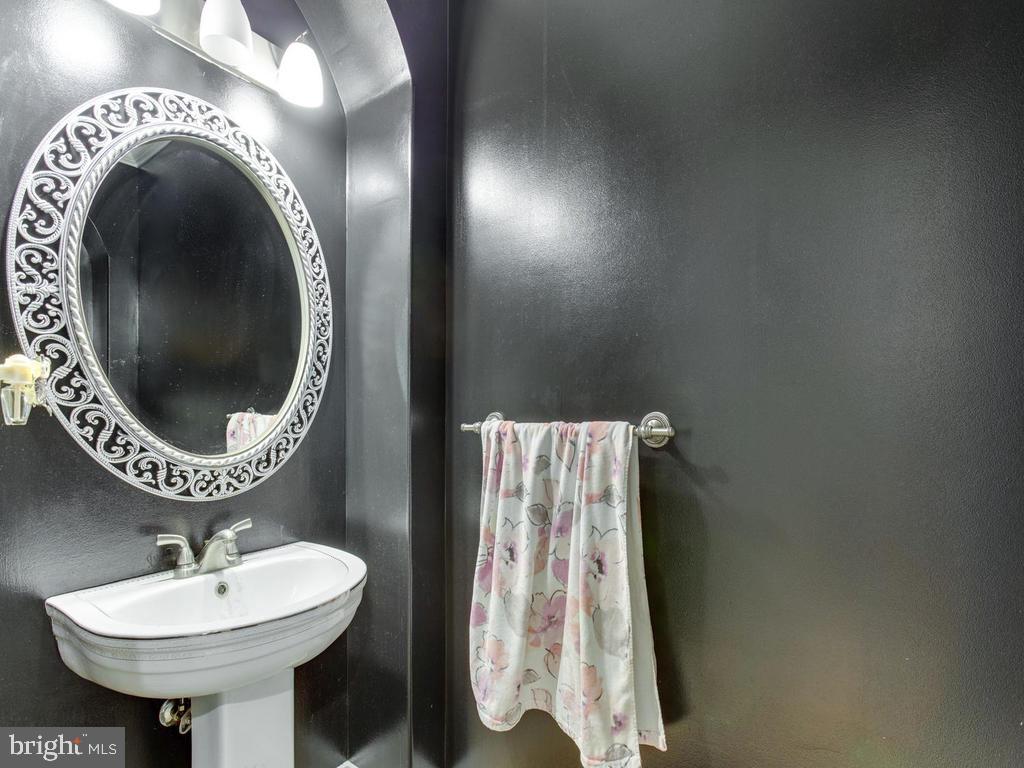 SHADY SIDE - Residential