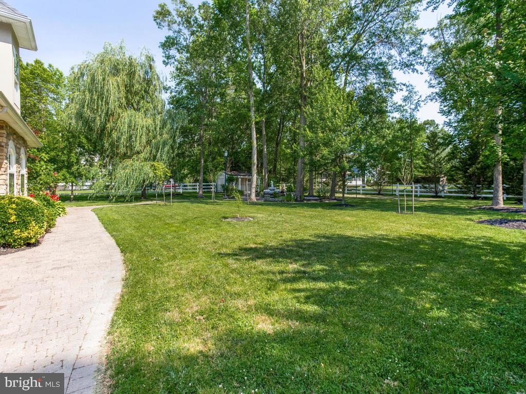 SHADY SIDE - Residential