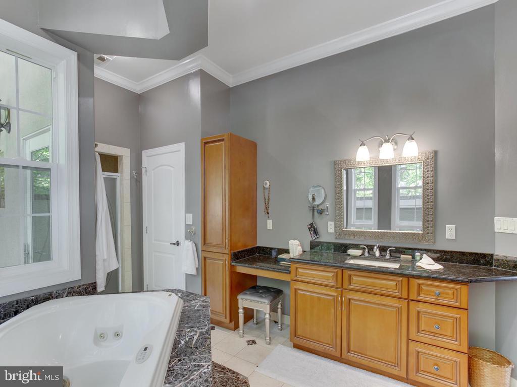 SHADY SIDE - Residential