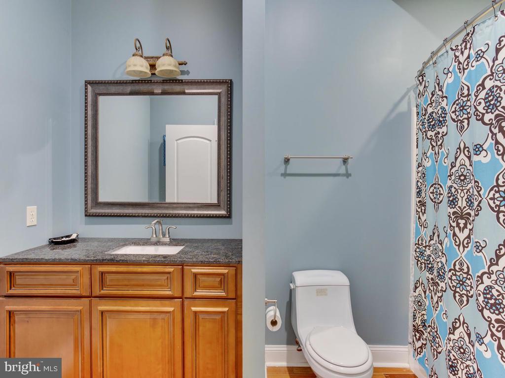 SHADY SIDE - Residential