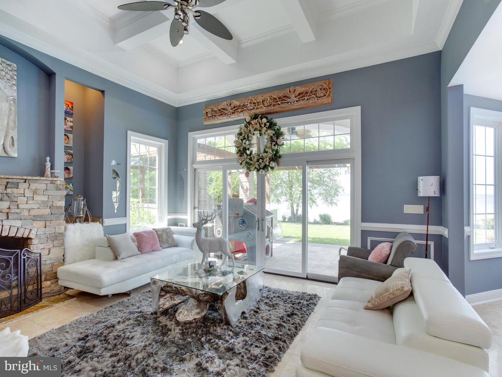 SHADY SIDE - Residential