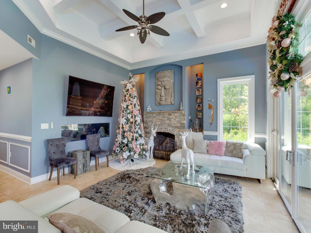 SHADY SIDE - Residential