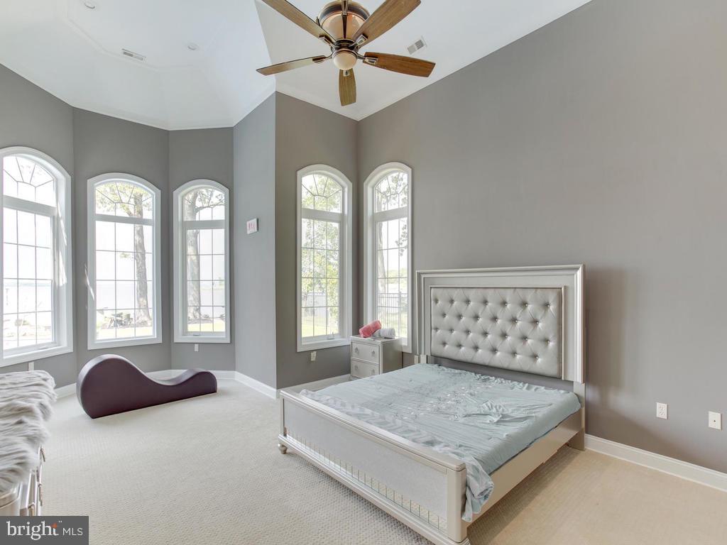 SHADY SIDE - Residential