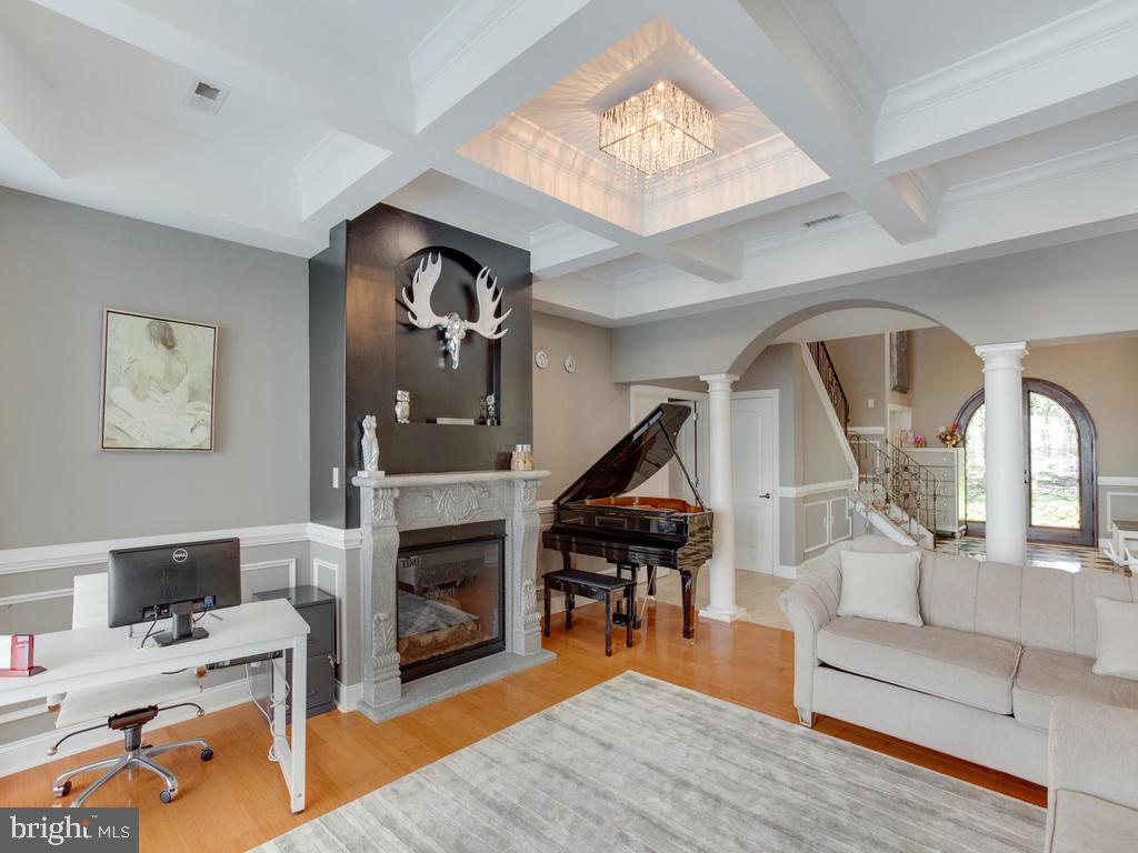 SHADY SIDE - Residential