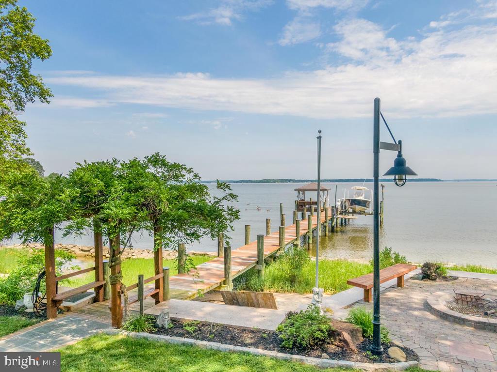 SHADY SIDE - Residential