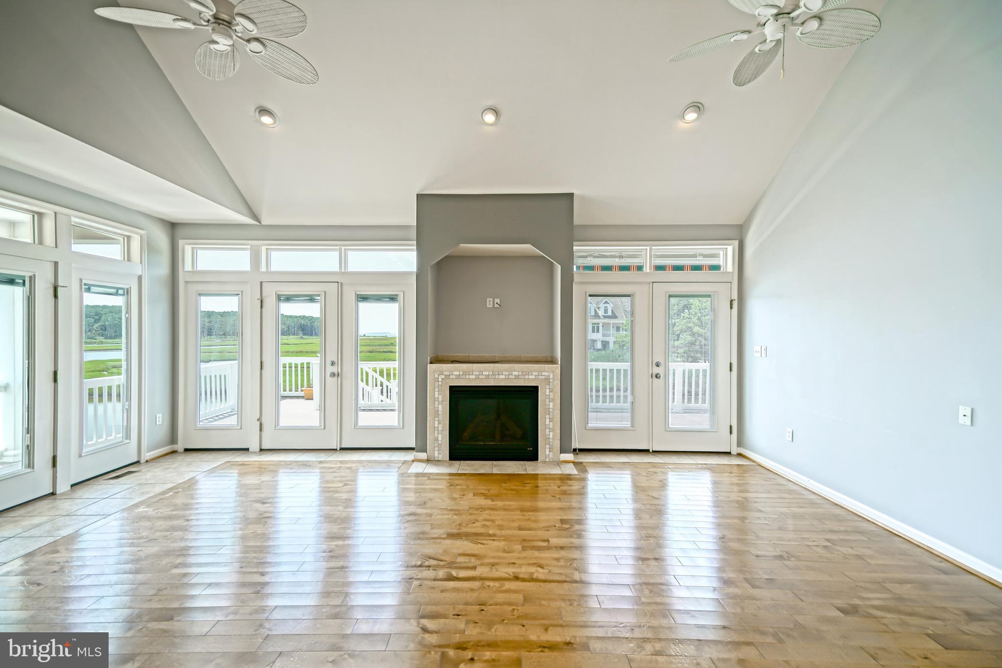 BAY VISTA - Residential