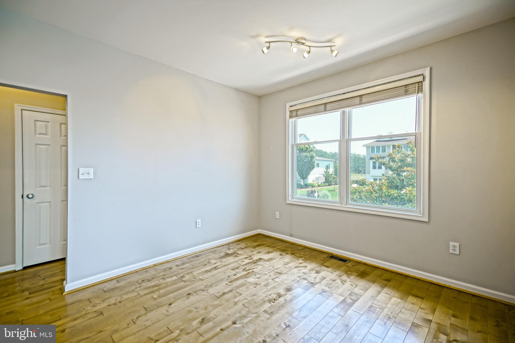 BAY VISTA - Residential