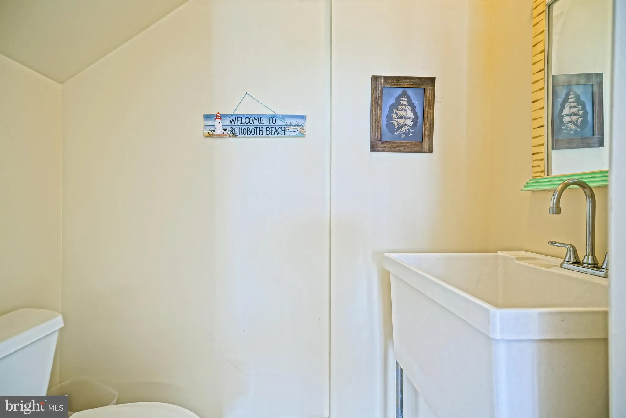 Rehoboth Beach, Delaware 19971, United States, 4 Bedrooms Bedrooms, ,5 BathroomsBathrooms,Residential,Active,165746