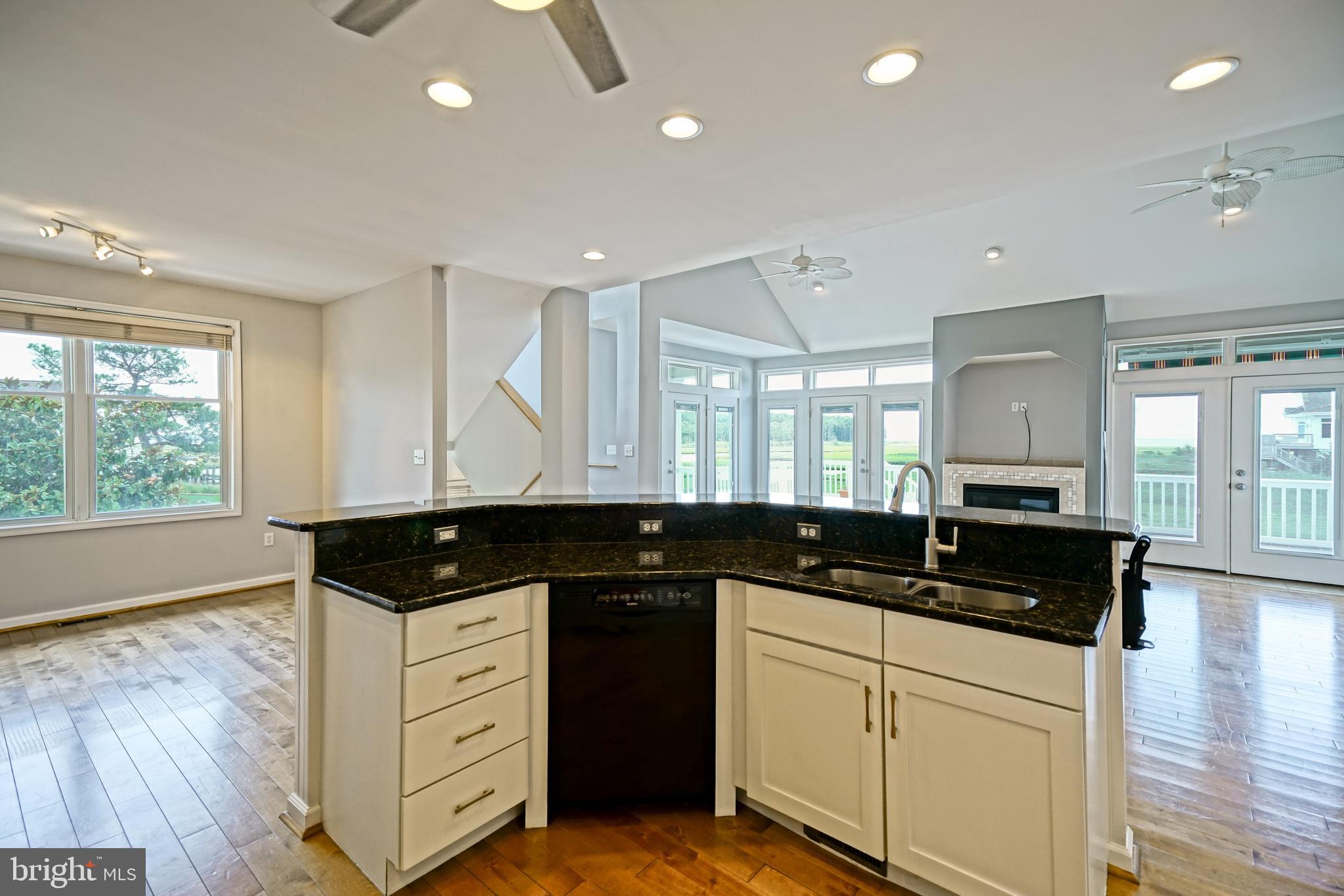 BAY VISTA - Residential