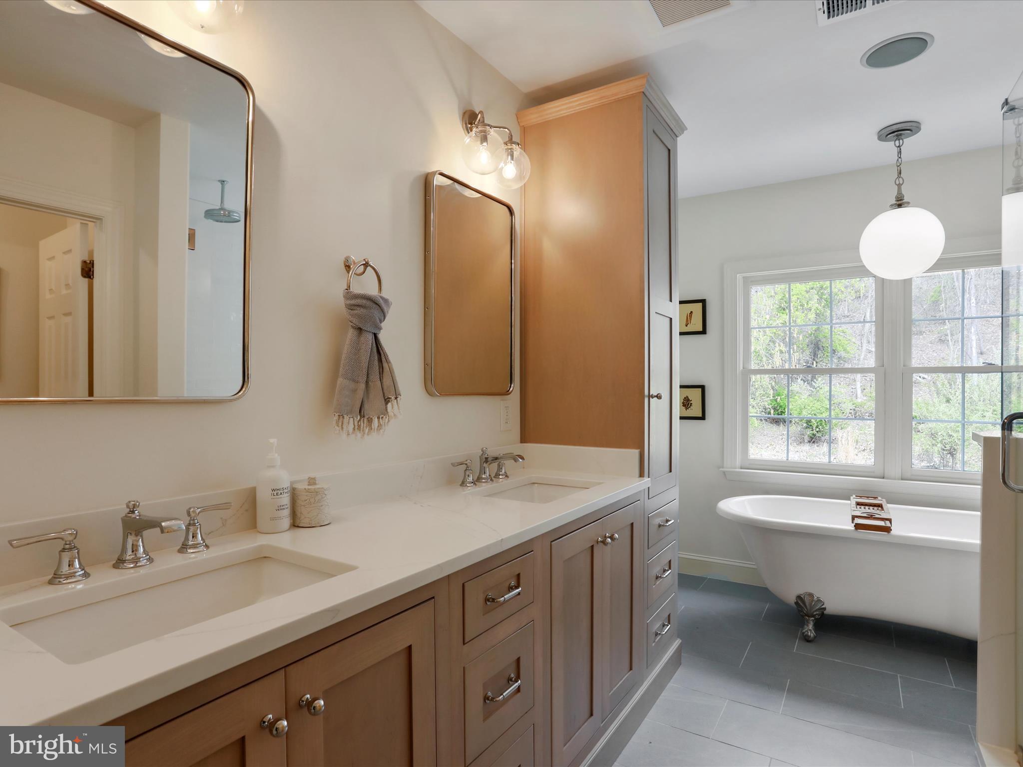 WOODRIDGE - Residential