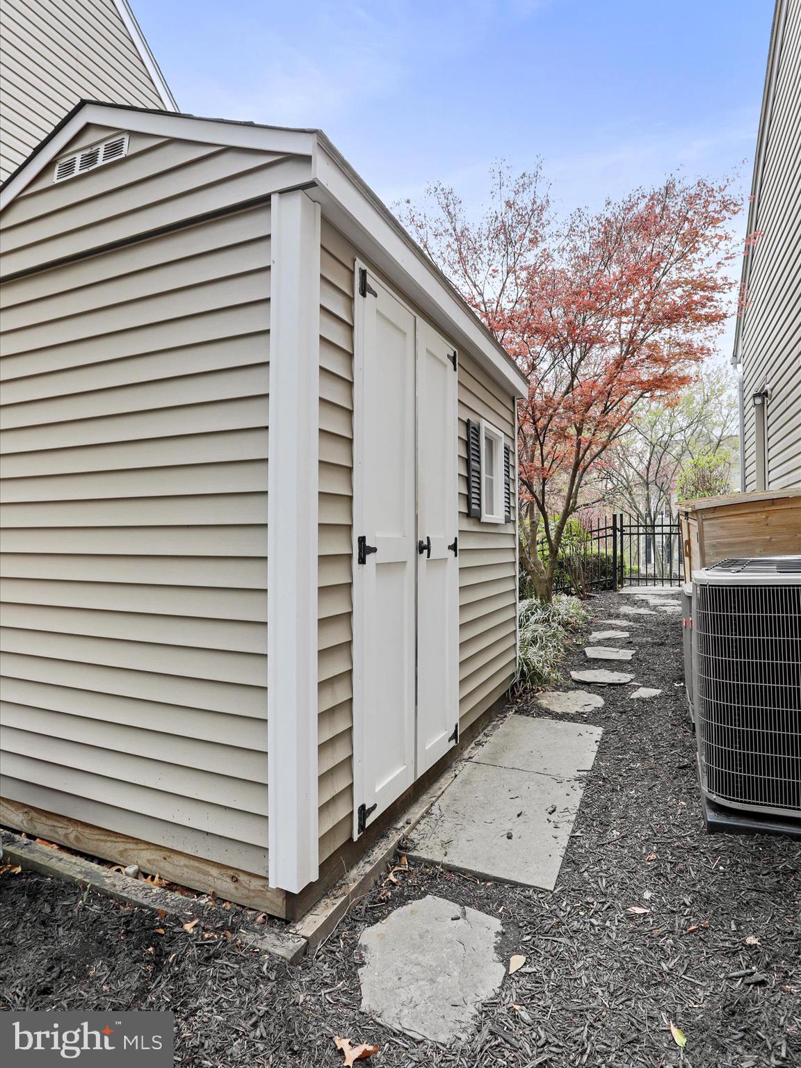 WOODRIDGE - Residential