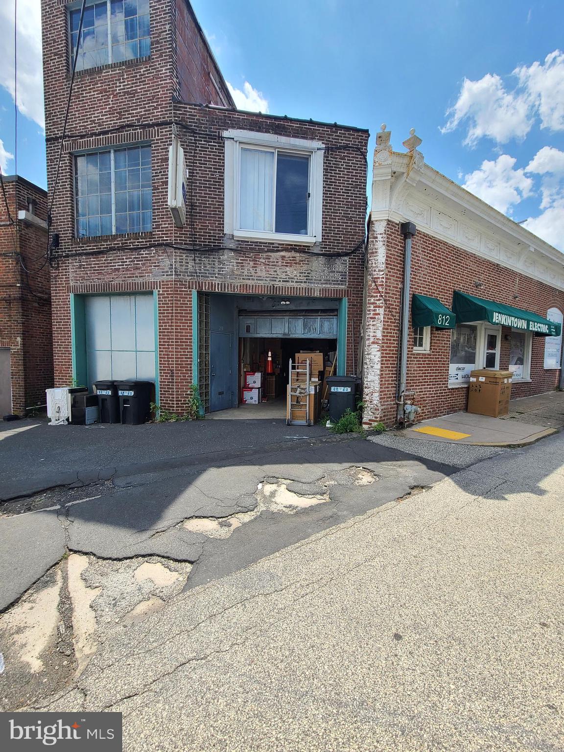 220 YORK ROAD