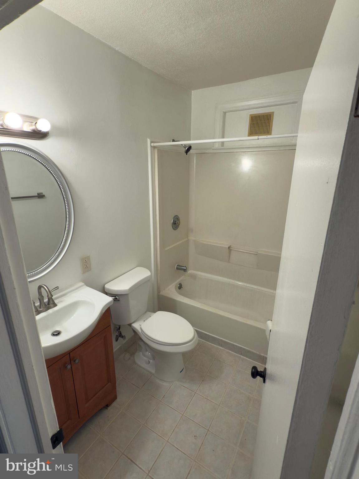 OLNEY - Residential Lease
