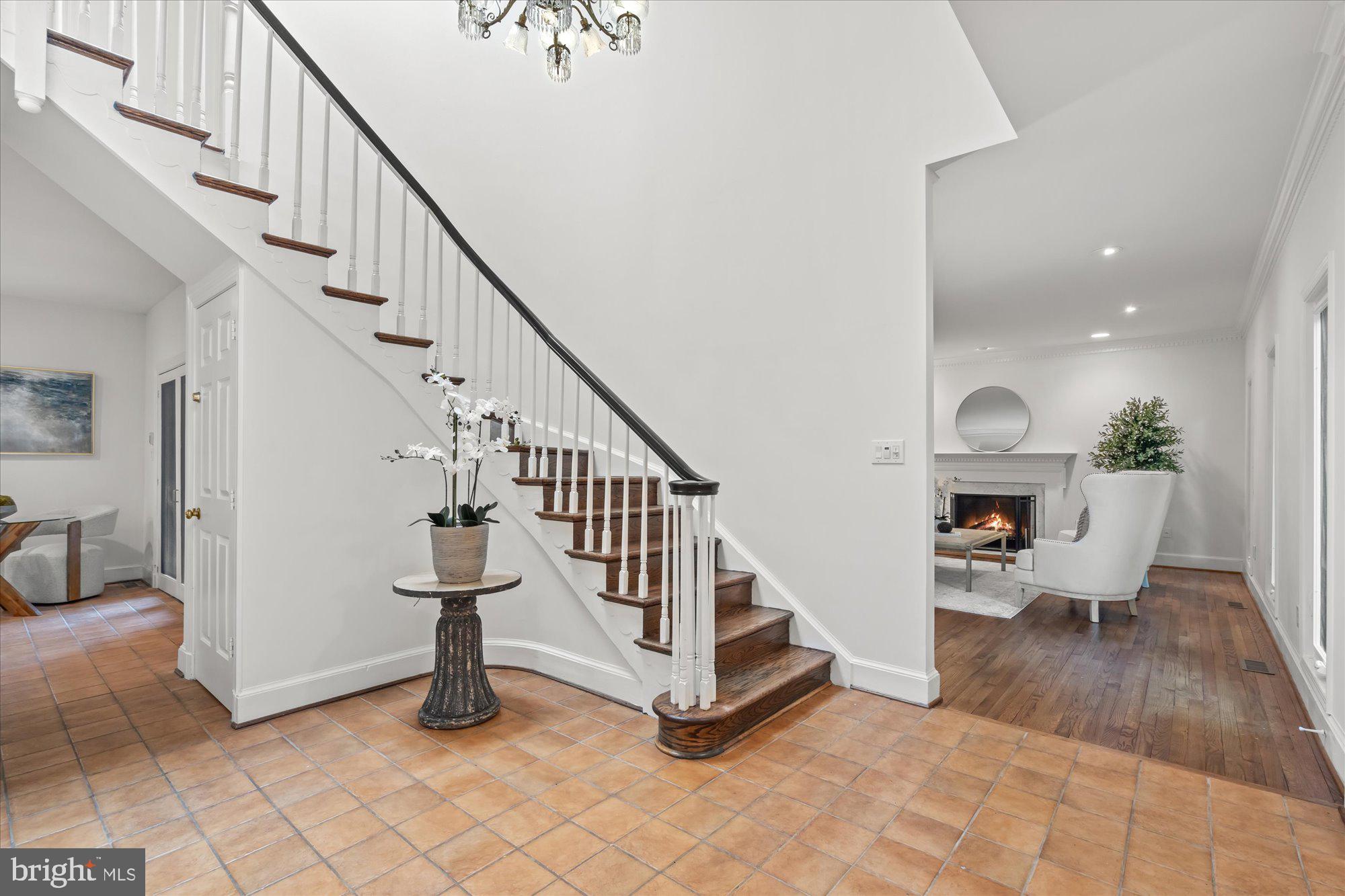 3233 ELLICOTT STREET NW