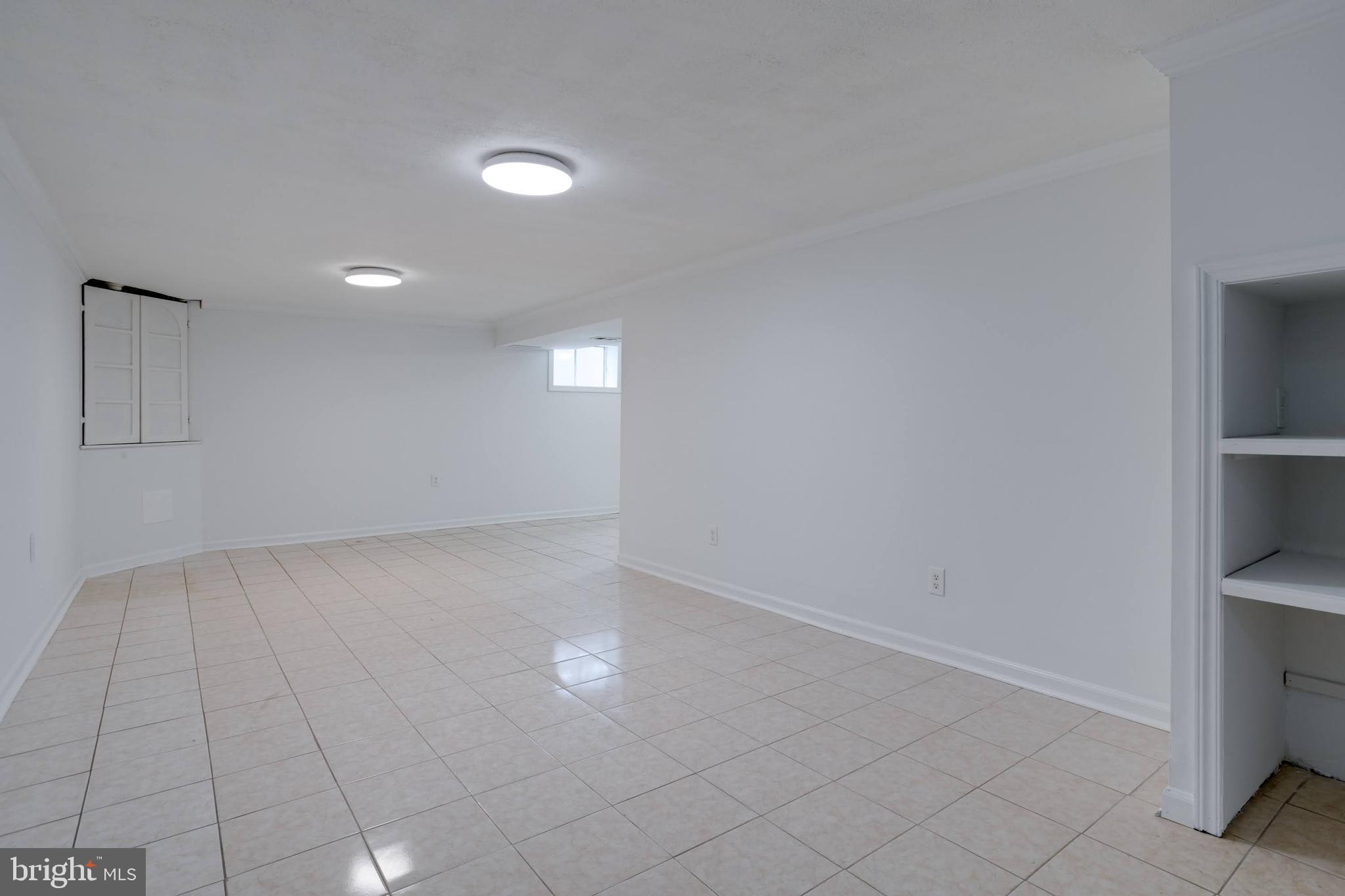 WEST SPRINGFIELD VILLAGE - Residential Lease