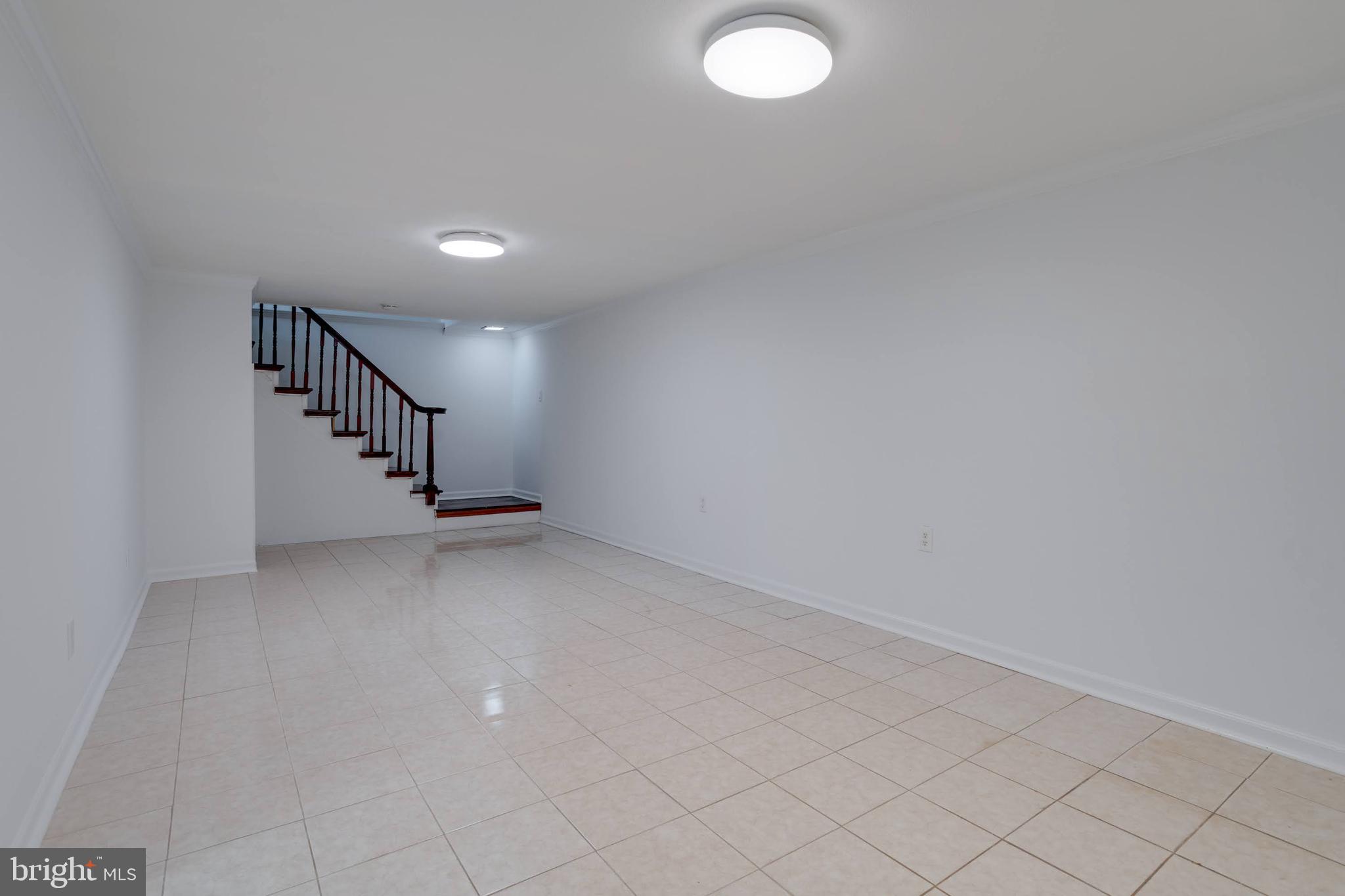 WEST SPRINGFIELD VILLAGE - Residential Lease