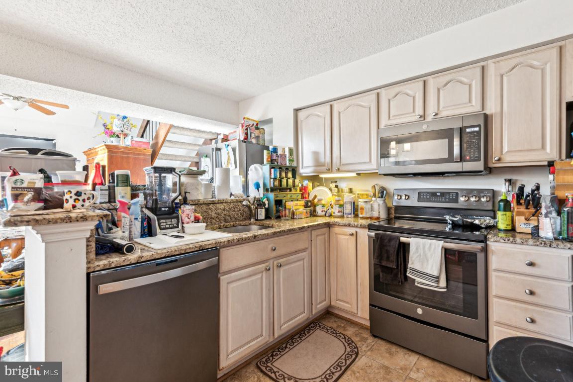 14109 WILLIAM STREET B