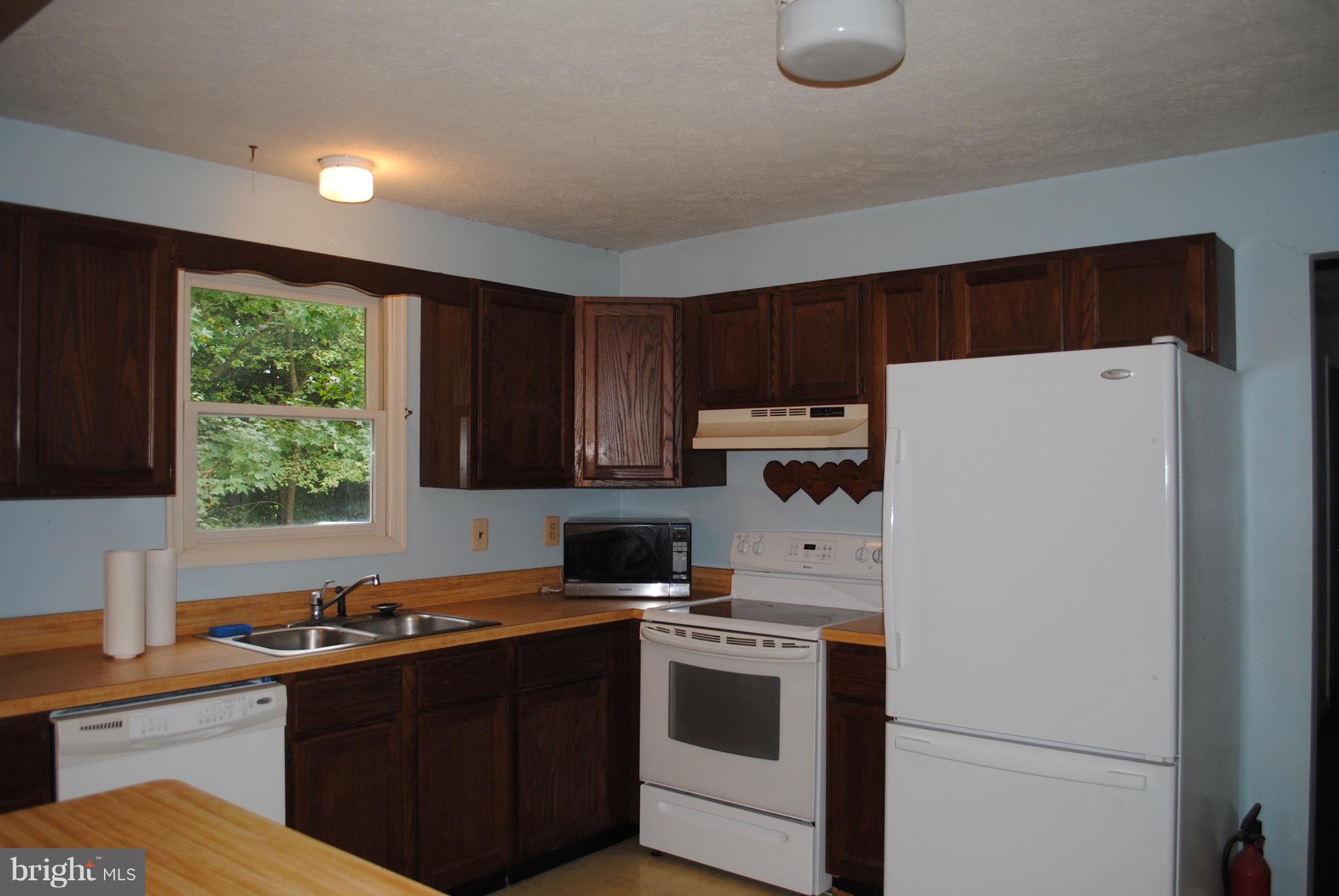 BEVERLY ESTATES - Residential