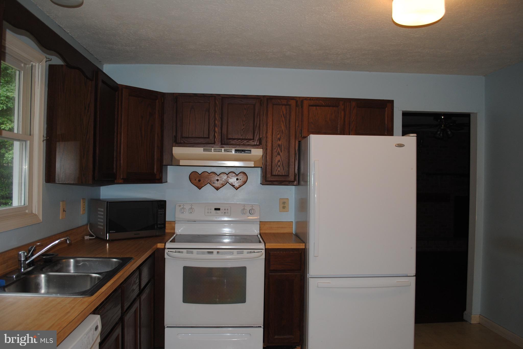 BEVERLY ESTATES - Residential