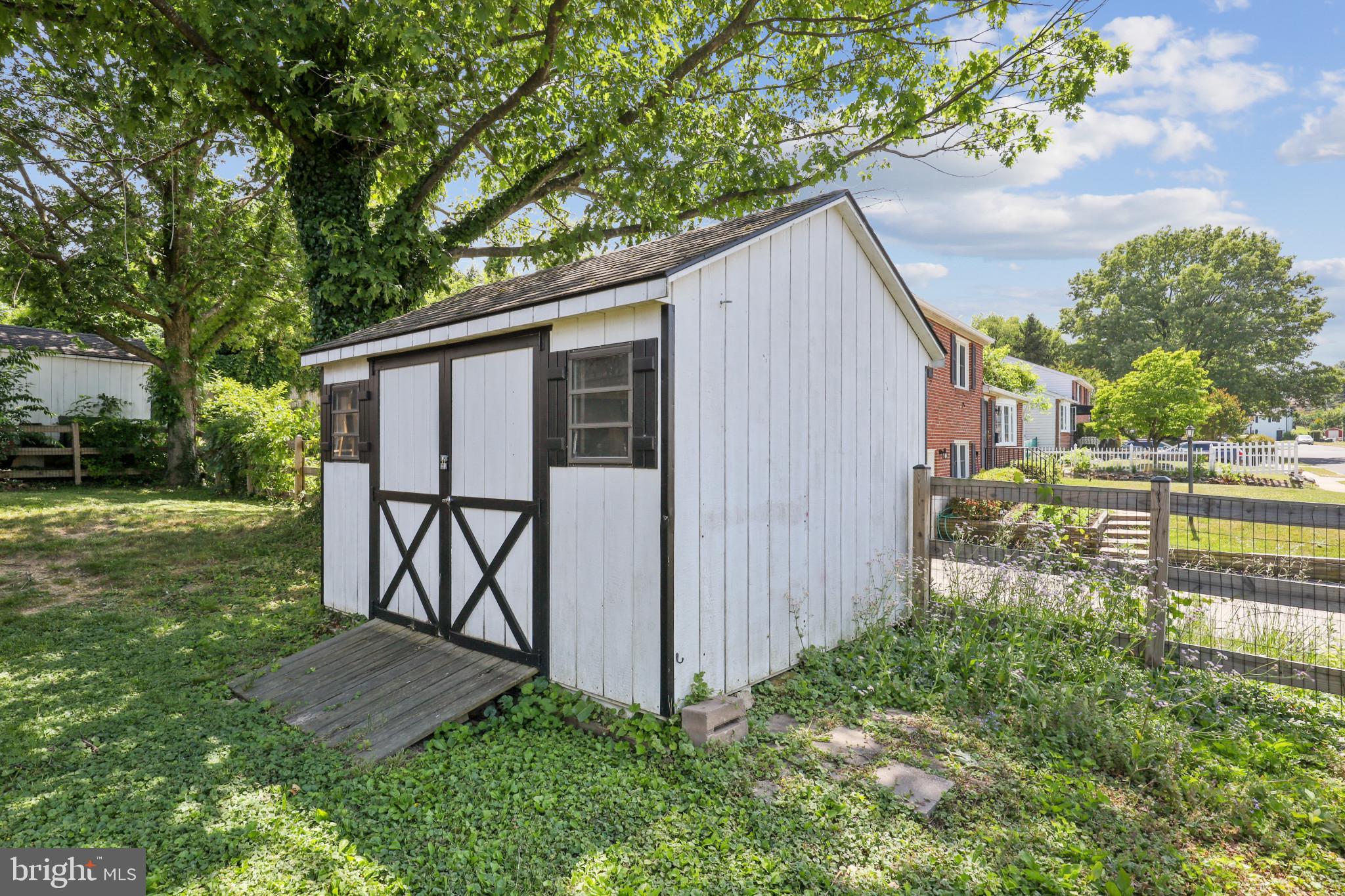 INGLEWOOD - Residential