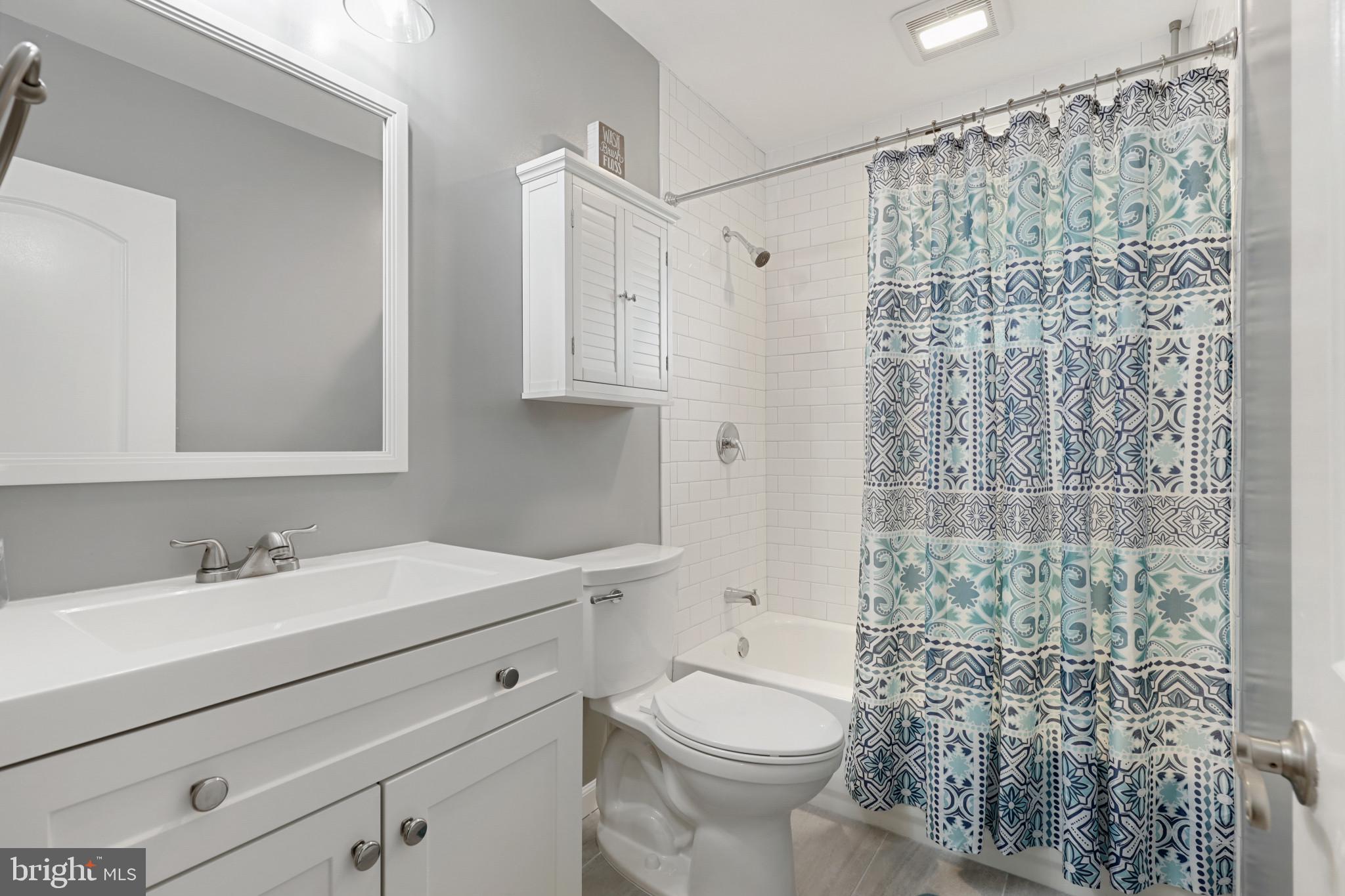 INGLEWOOD - Residential