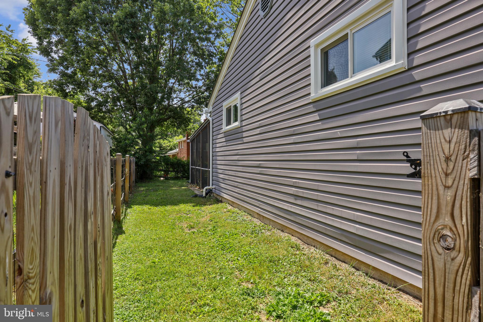 INGLEWOOD - Residential