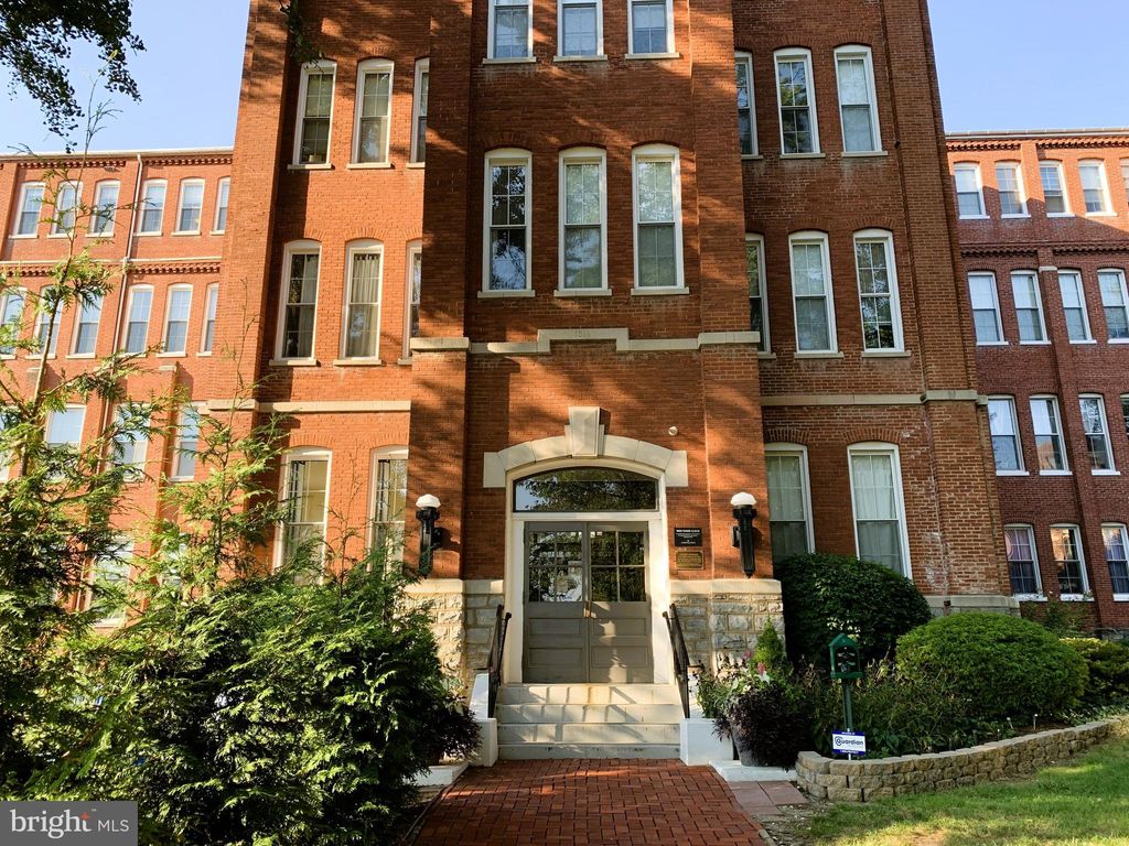 Photo of 917 Columbia Avenue #512, LANCASTER, PA 17603 (MLS # PALA2076742)