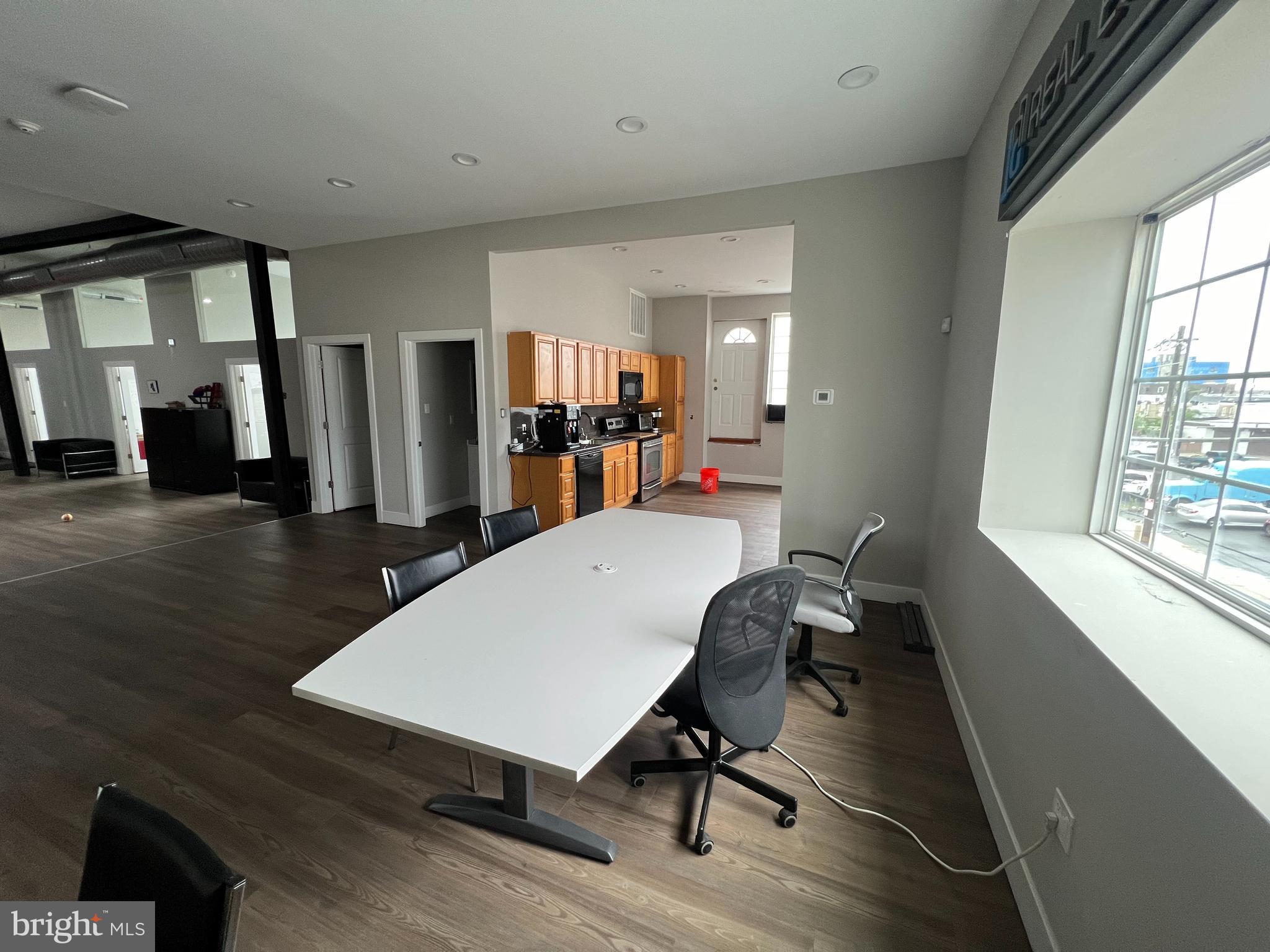 PORT RICHMOND - Commercial Lease