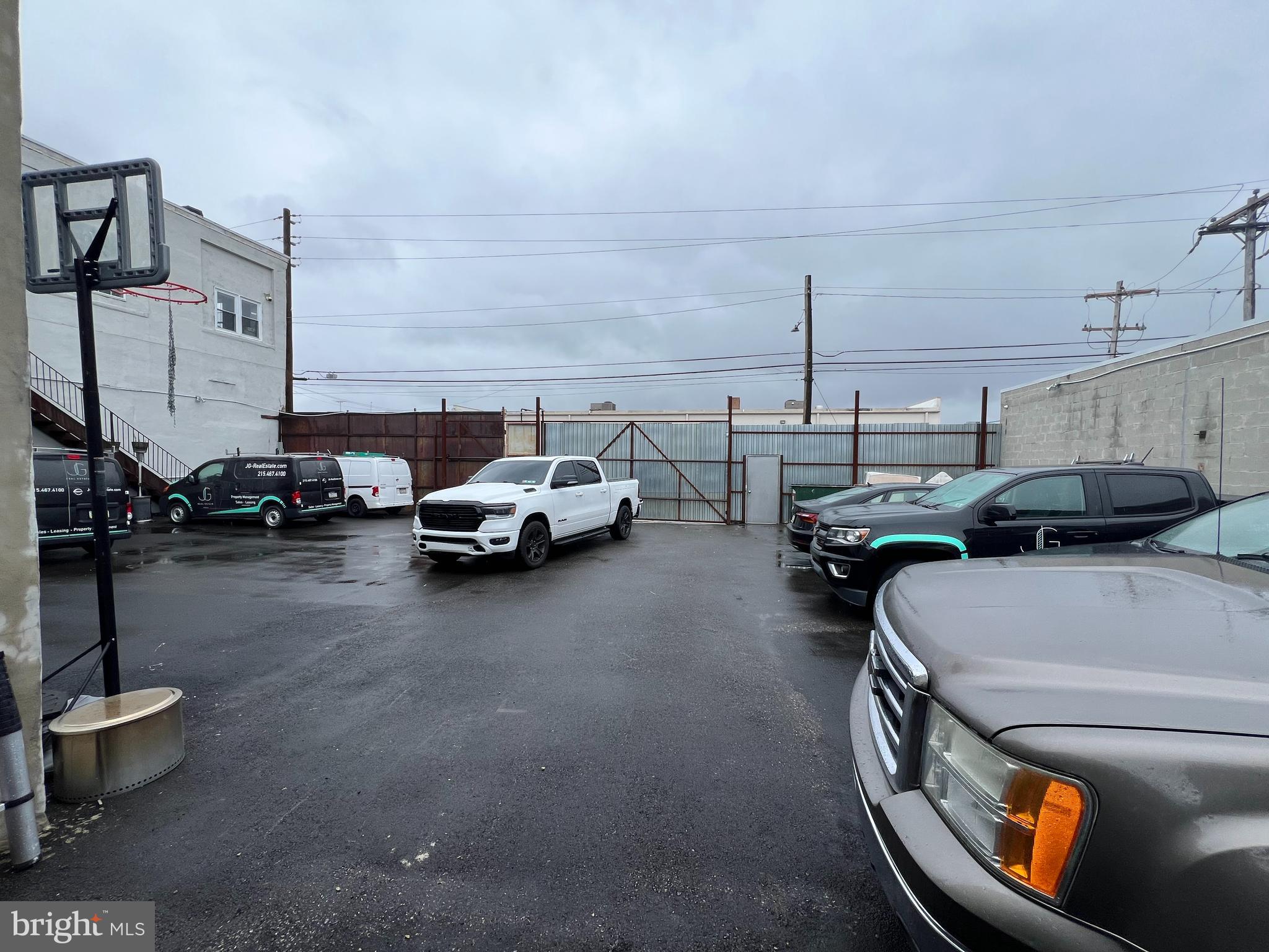 PORT RICHMOND - Commercial Lease