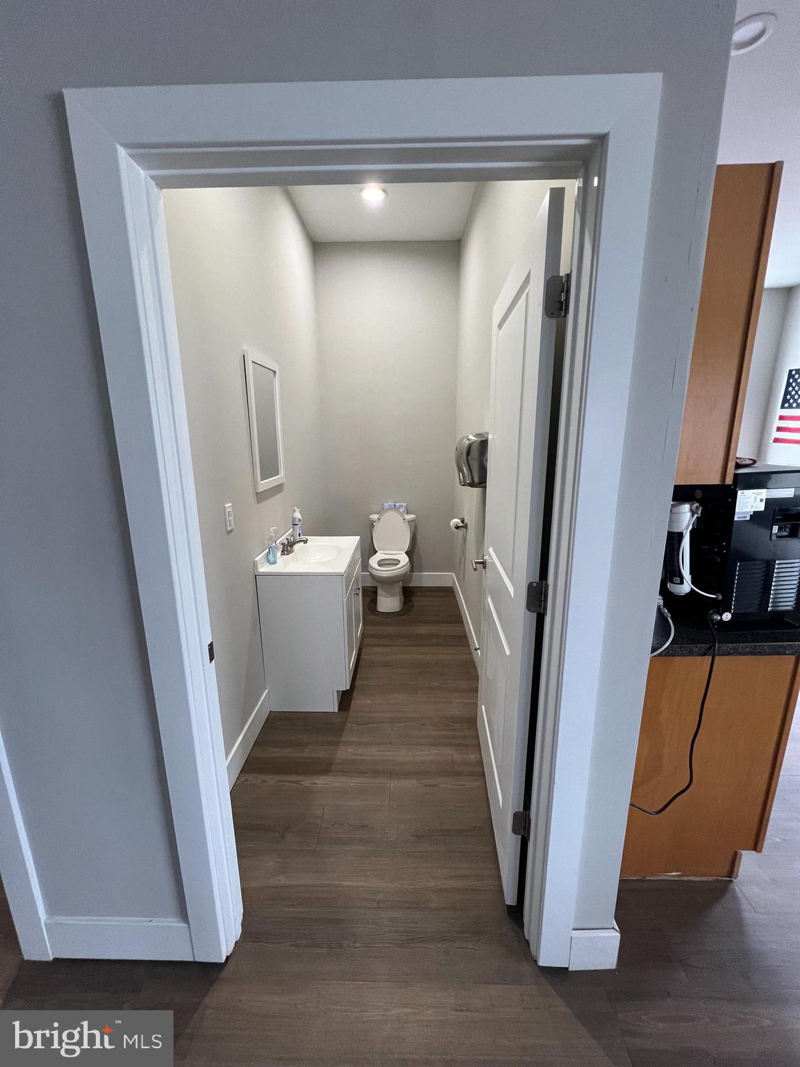 PORT RICHMOND - Commercial Lease