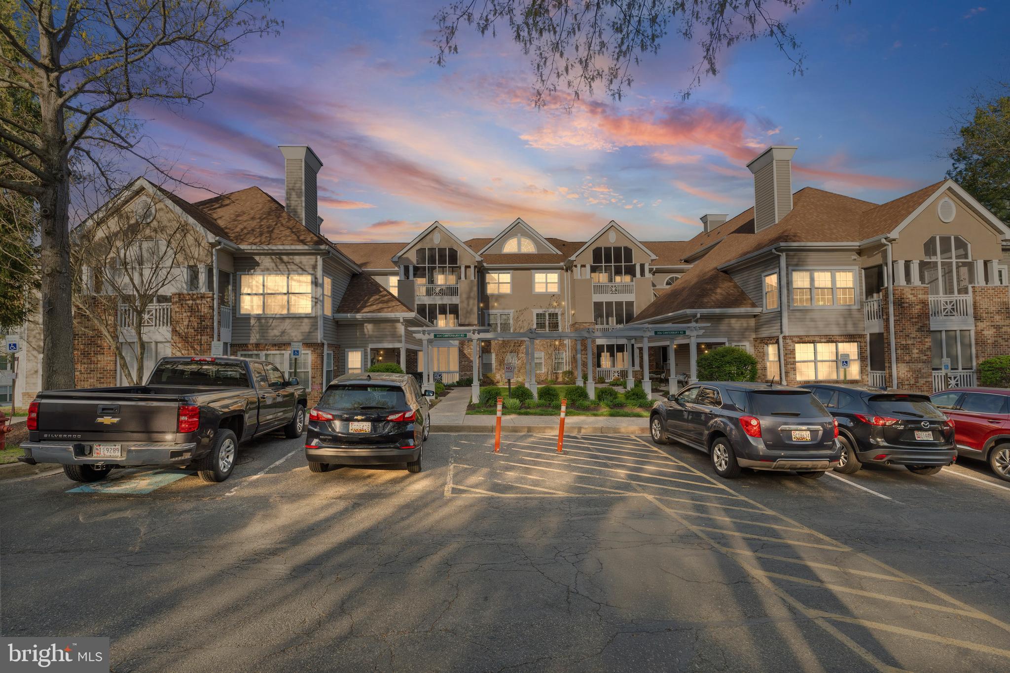 ENGLISH COUNTRY MANOR - Residential