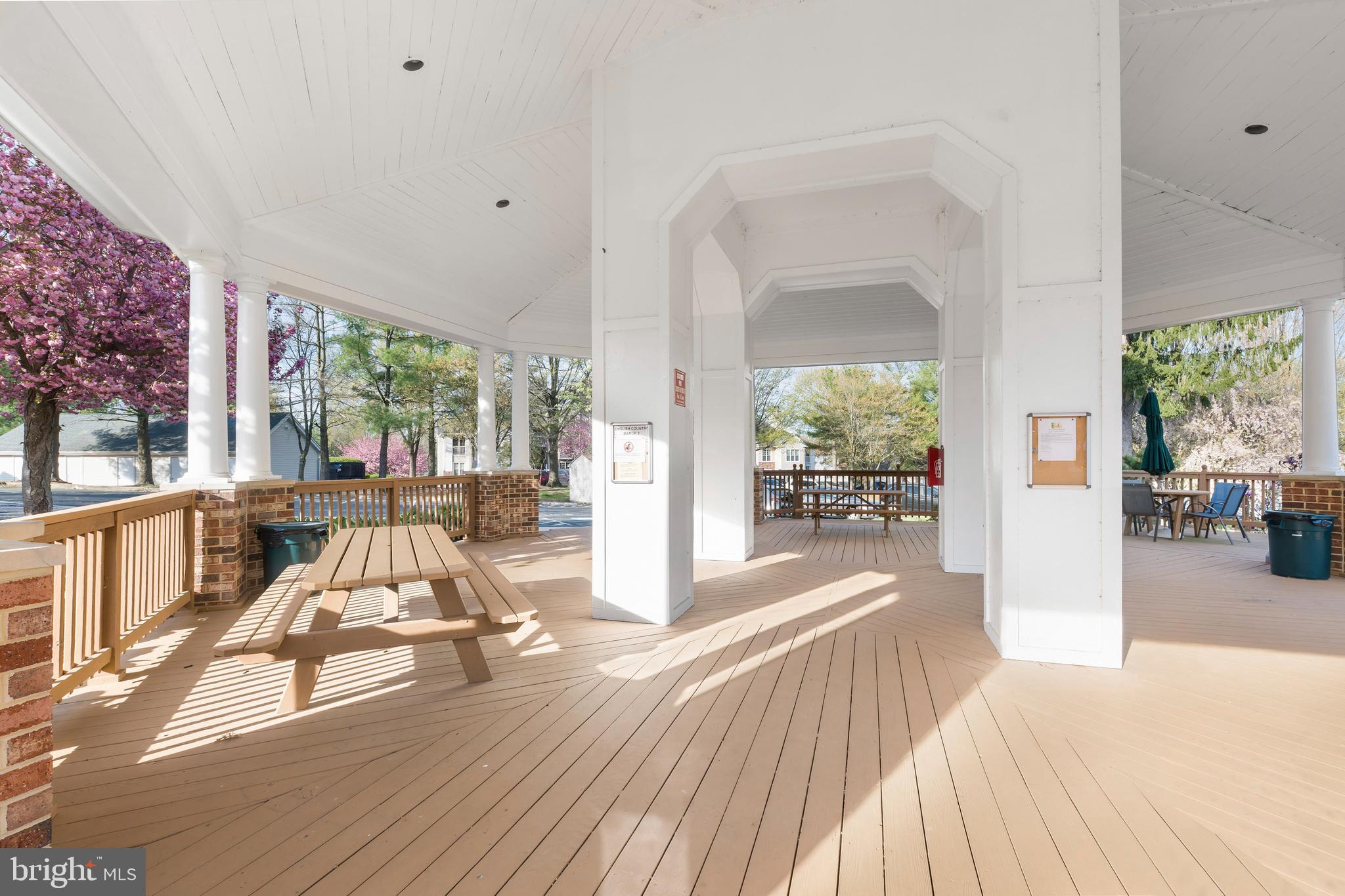 ENGLISH COUNTRY MANOR - Residential