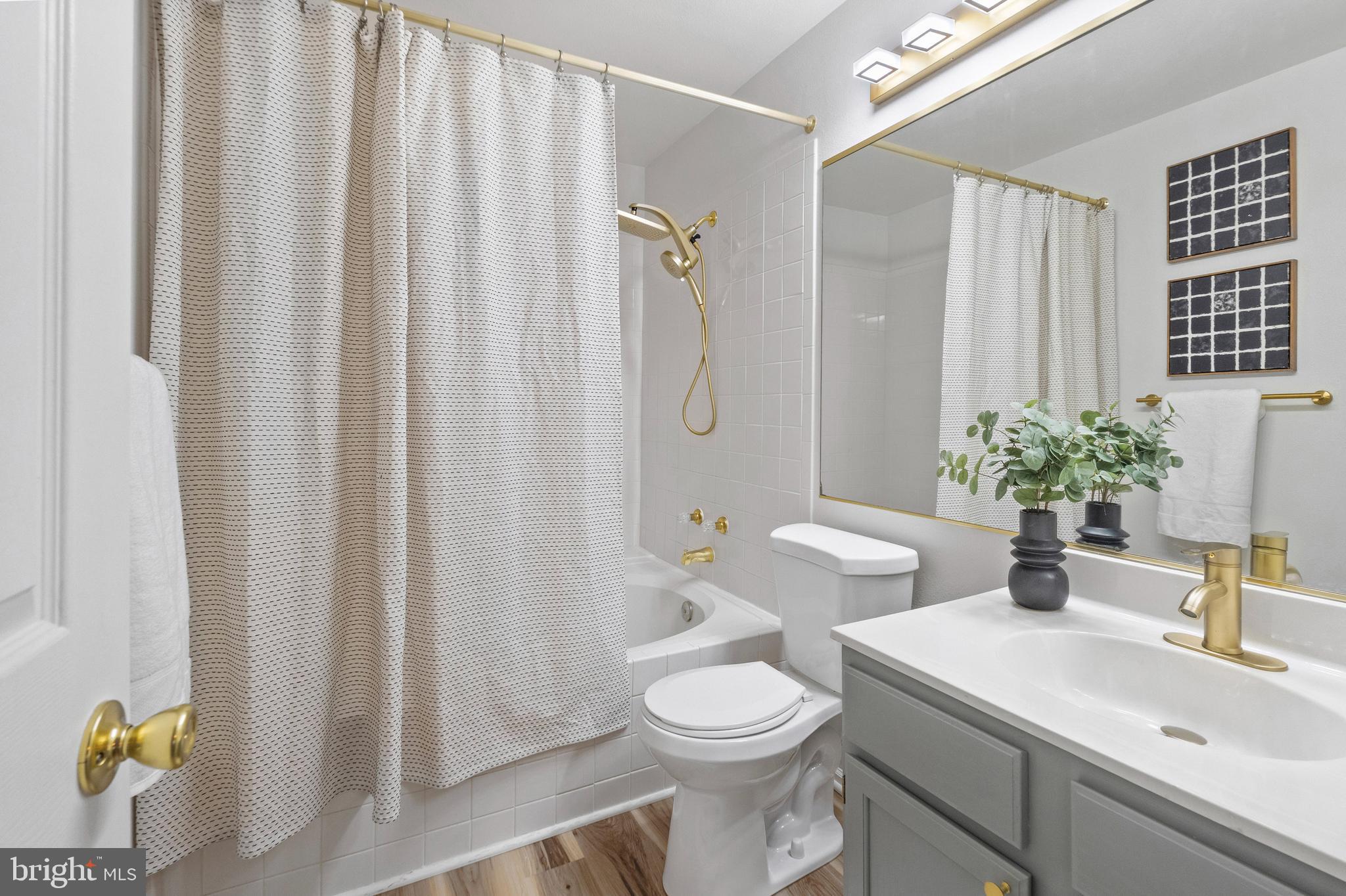 ENGLISH COUNTRY MANOR - Residential