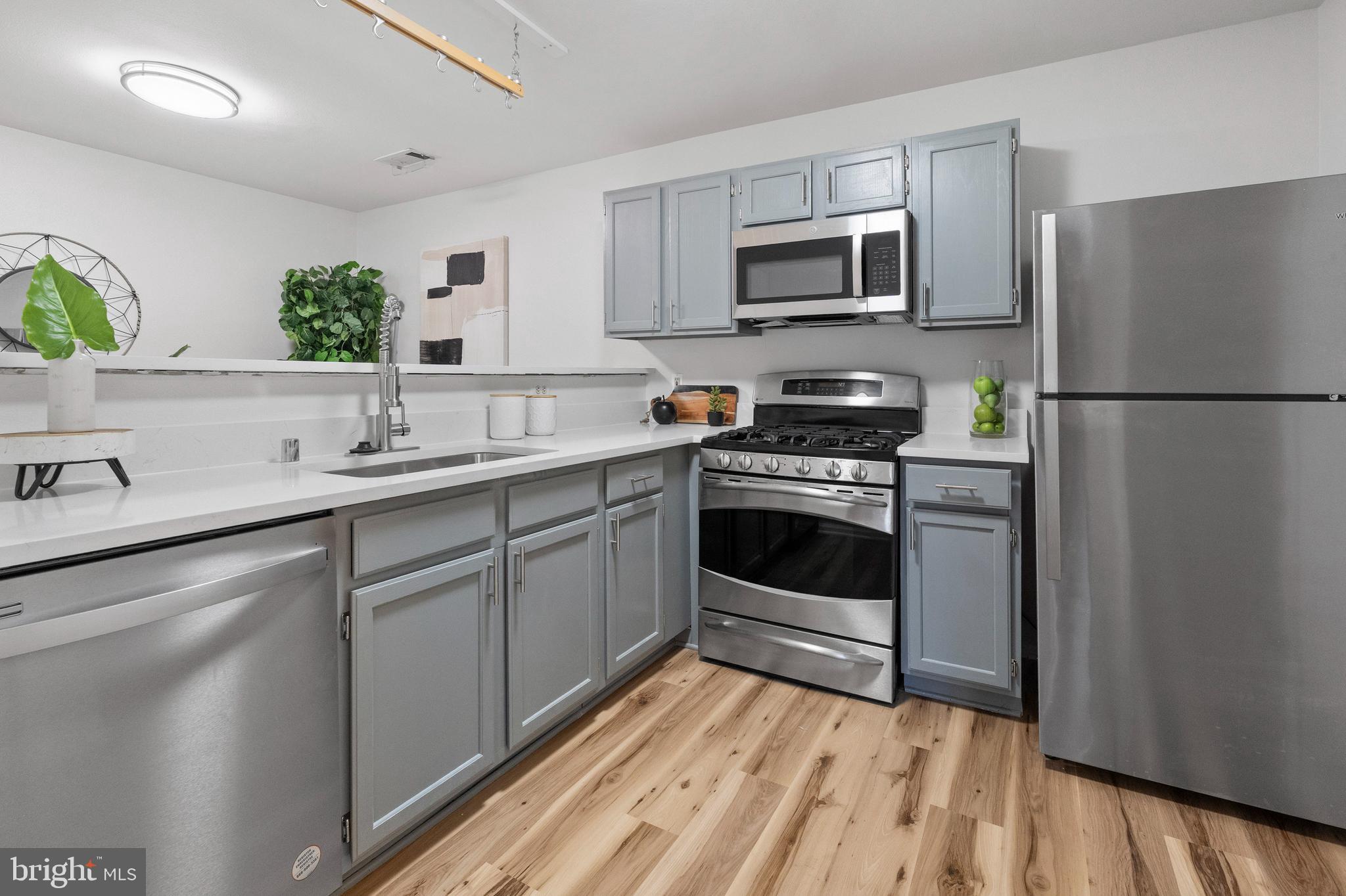 ENGLISH COUNTRY MANOR - Residential